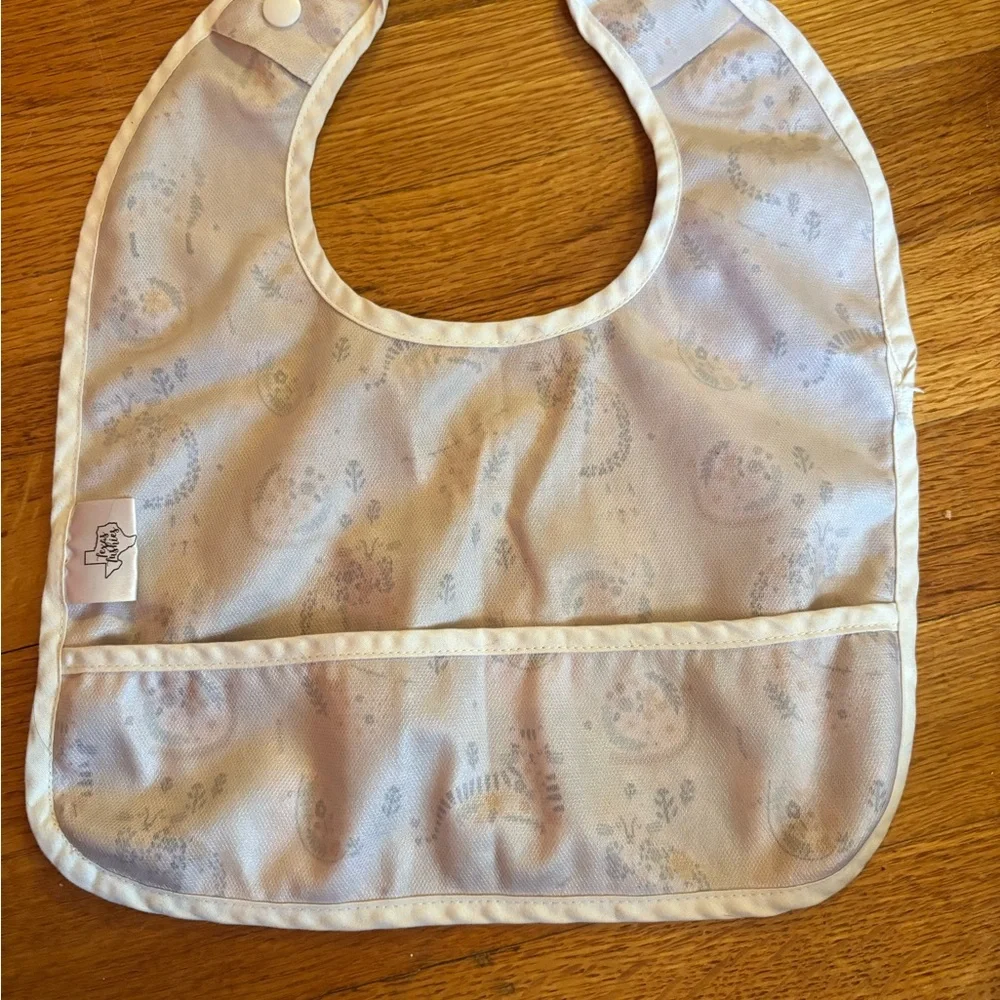 🔥5 FOR $25🔥 Texas Tushies Animal Adventure Baby Bib